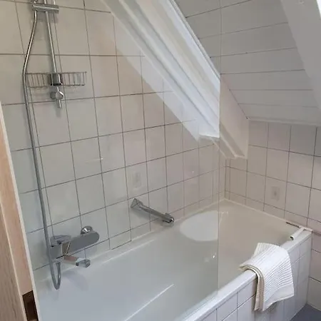 Galerie~wohnung, Kueche & Balkon *