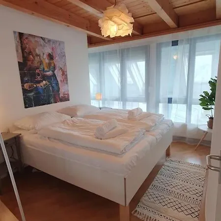 Galerie~wohnung, Kueche & Balkon * Dachau