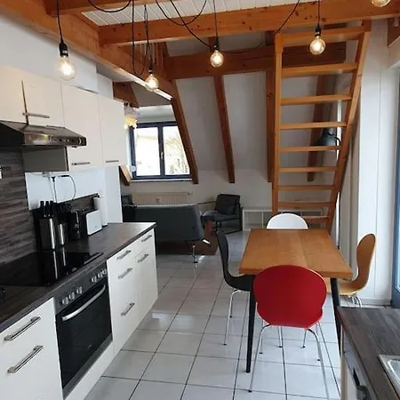 Galerie~wohnung, Kueche & Balkon Dachau